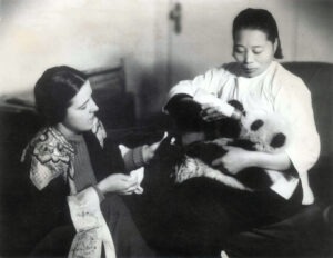 Panda Su Lin w/ Ruth Harkness China 1936
